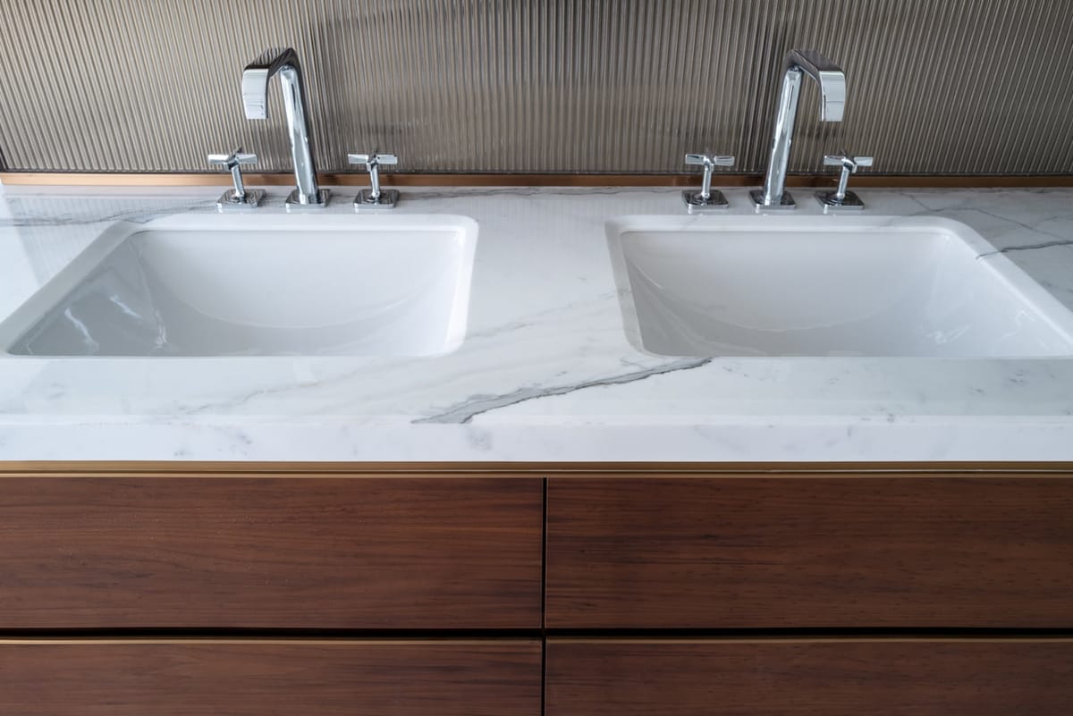 Meuble double vasque — Effet noyer et marbre · Dijon